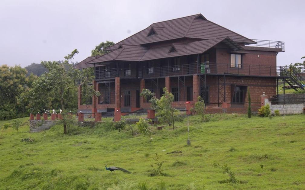 Misty Valley Resort Varagampadi Eksteriør bilde