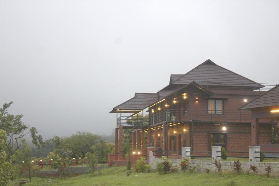 Misty Valley Resort Varagampadi Eksteriør bilde